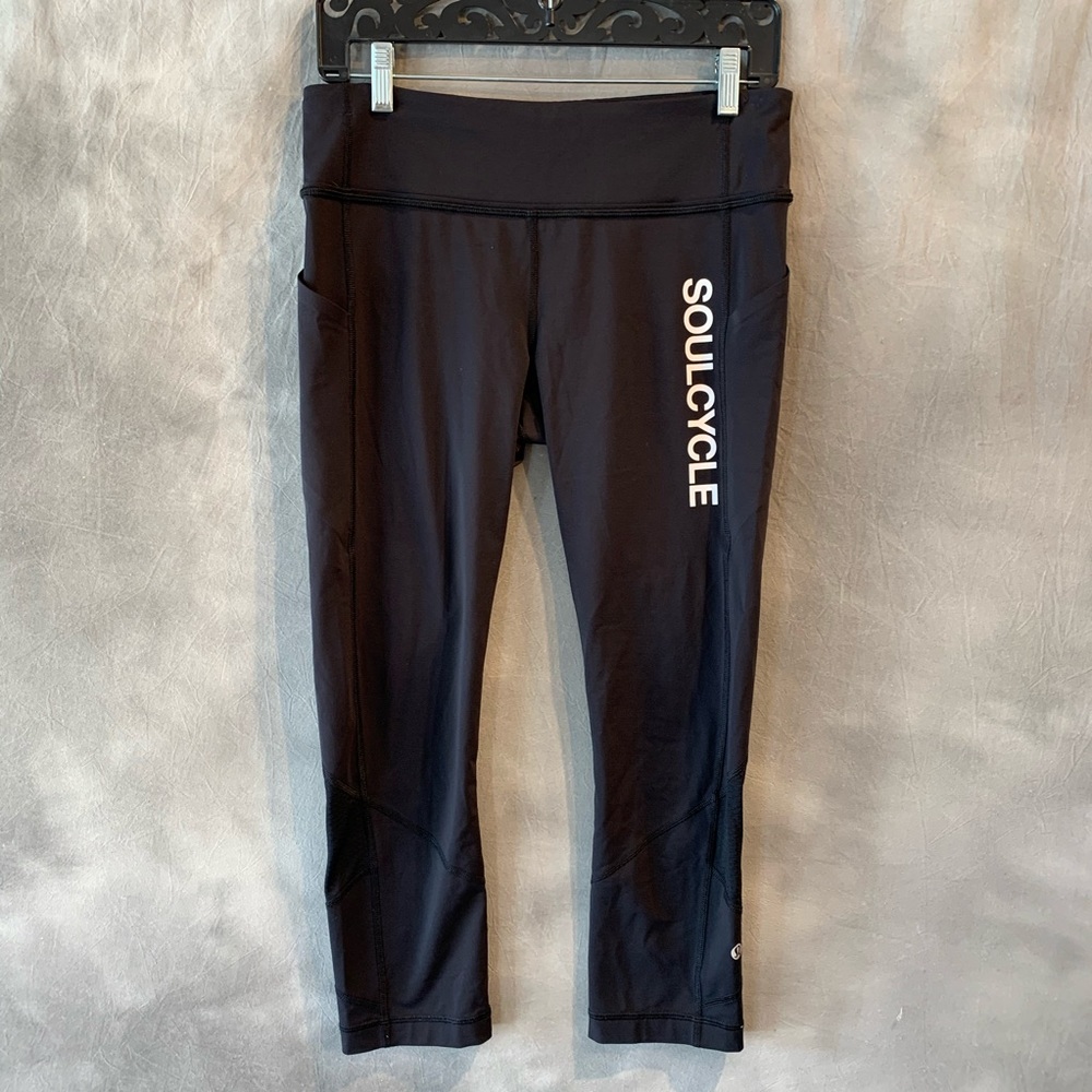 LULULEMON Soul Cycle black Capri leggings